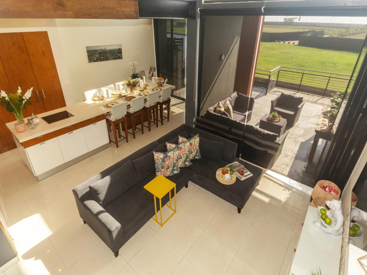 Quayside Waterfront Apartment เดอร์บัน ภายนอก รูปภาพ
