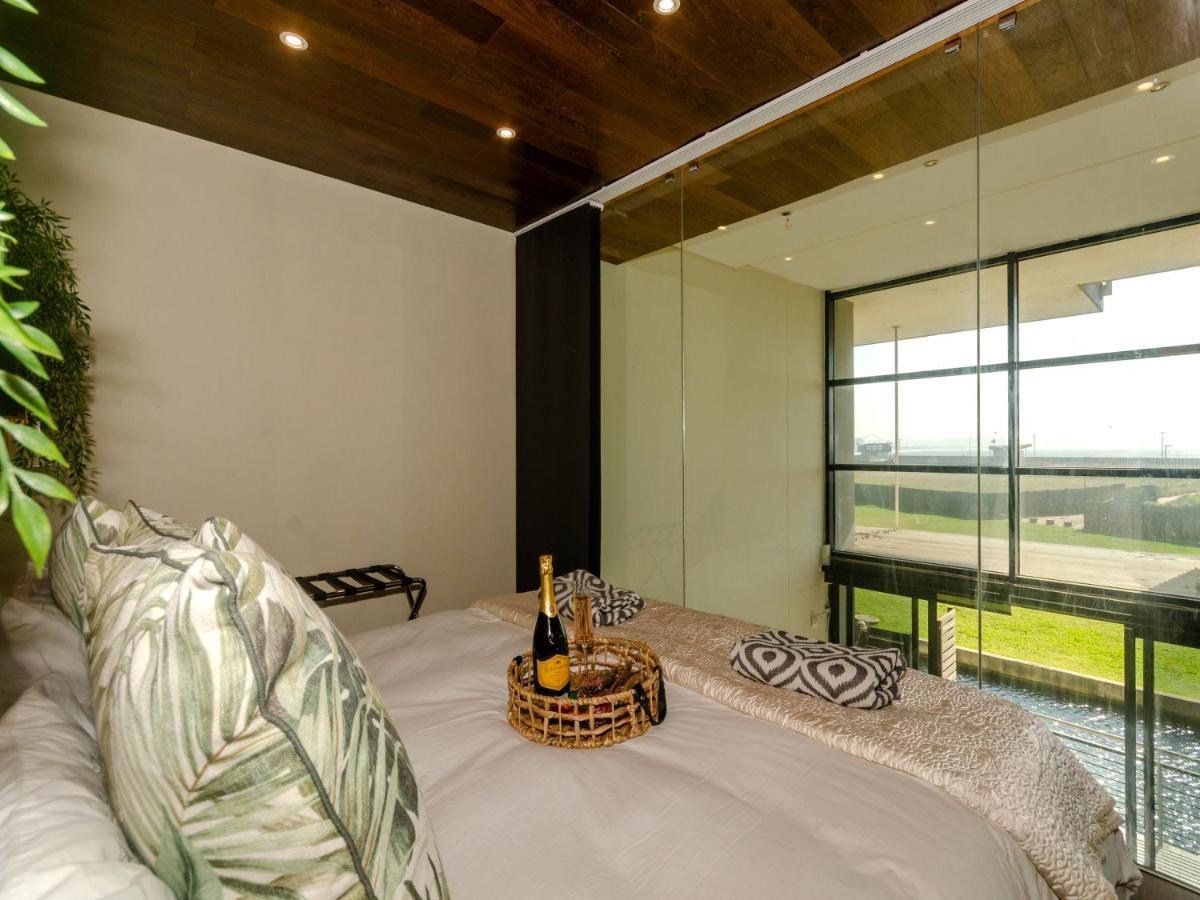 Quayside Waterfront Apartment เดอร์บัน ภายนอก รูปภาพ